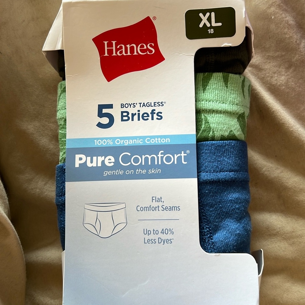 Brand new in package Hanes 5 pack boys tactless briefs XL(18)